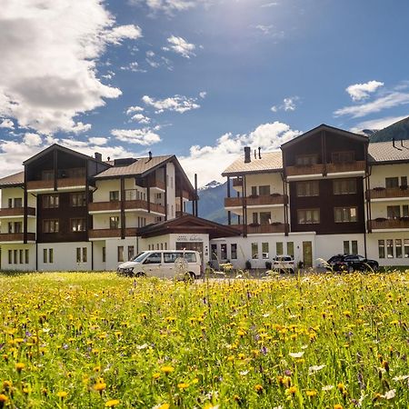 Hotel Hubertus Obergesteln Exterior photo