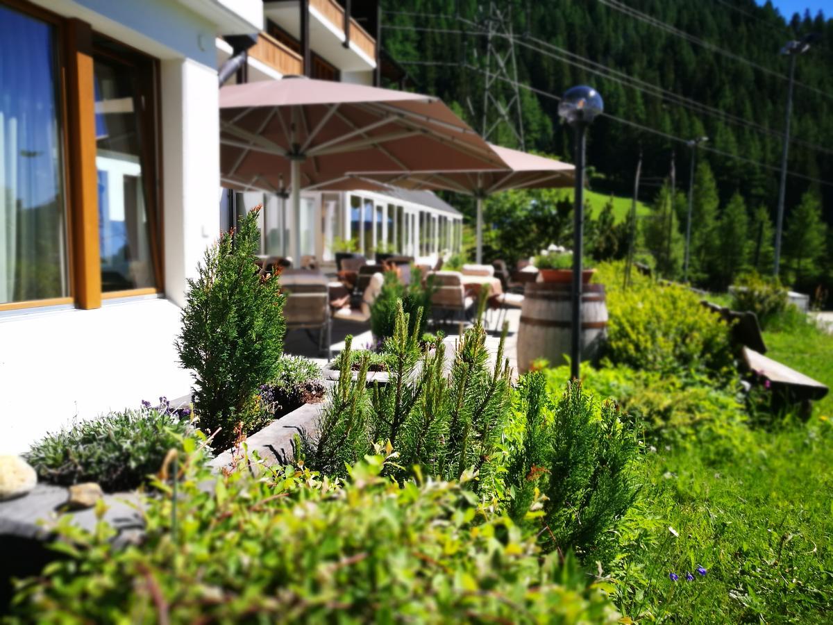 Hotel Hubertus Obergesteln Exterior photo