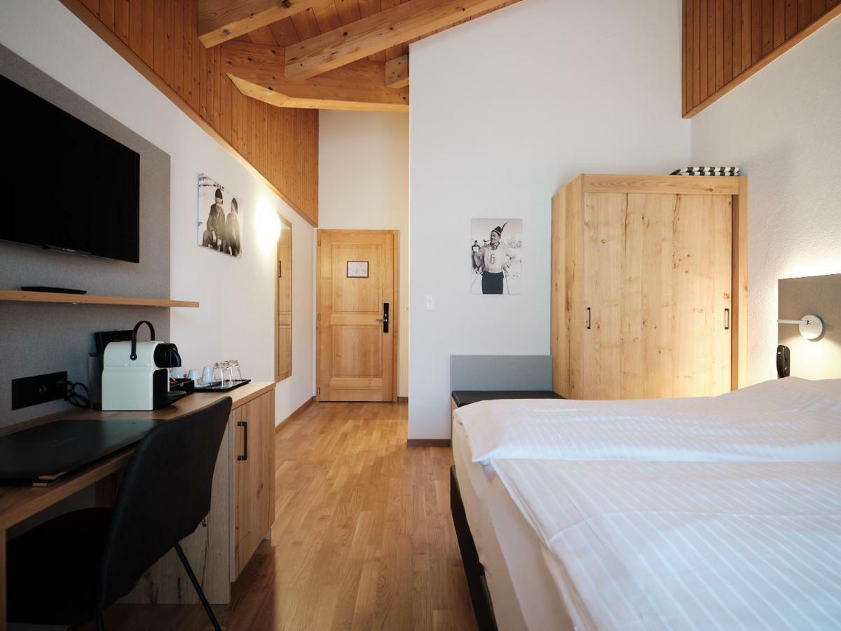Hotel Hubertus Obergesteln Exterior photo